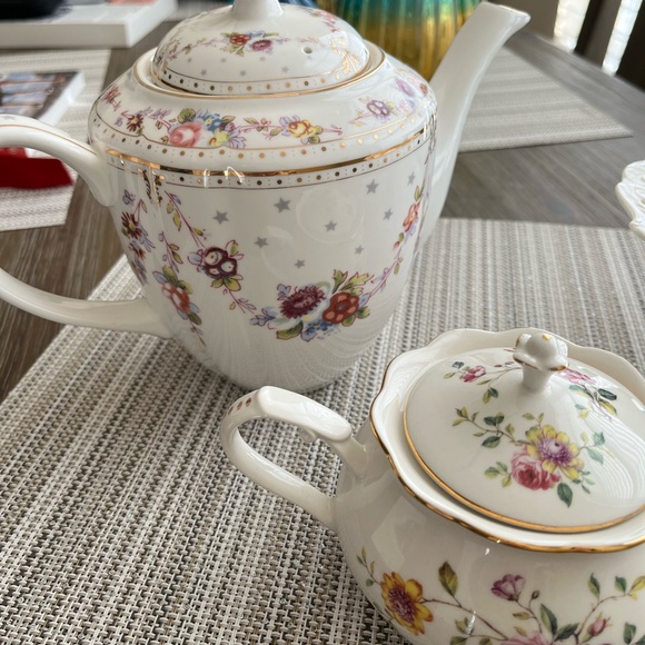 Grace’s Teaware 3 Piece Set - Picture 2 of 7